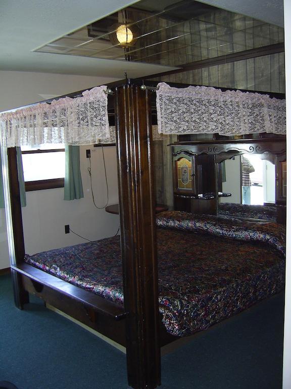 Cedar Grove Motel Altoona Oda fotoğraf