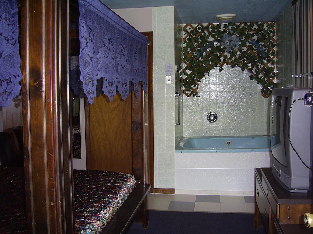Cedar Grove Motel Altoona Dış mekan fotoğraf